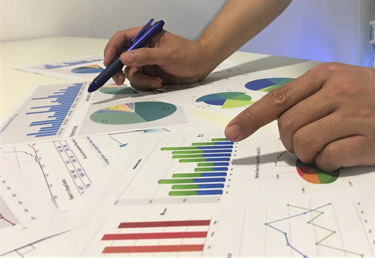 Exploitez les données comportementales pour booster votre ROI publicitaire